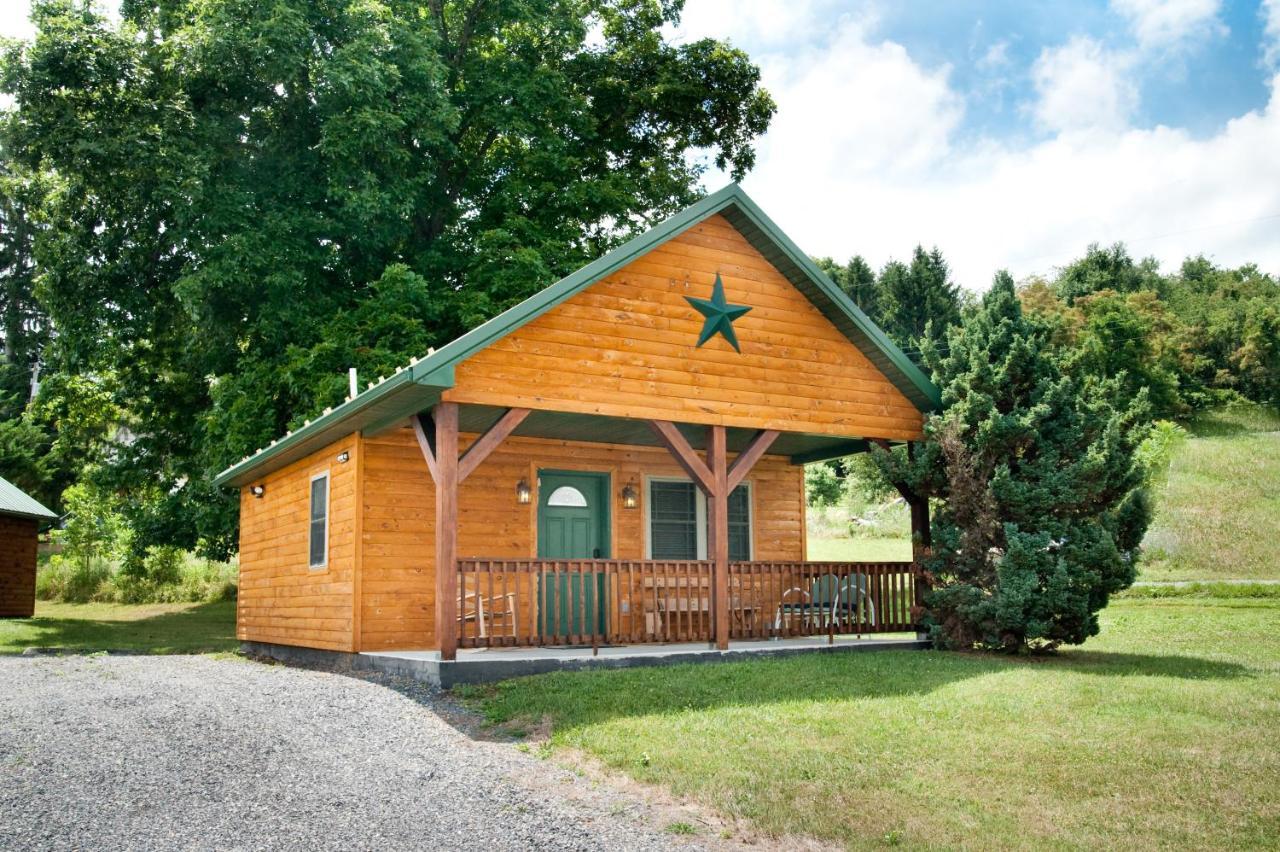 7Cs Lodging Flintstone Exterior photo