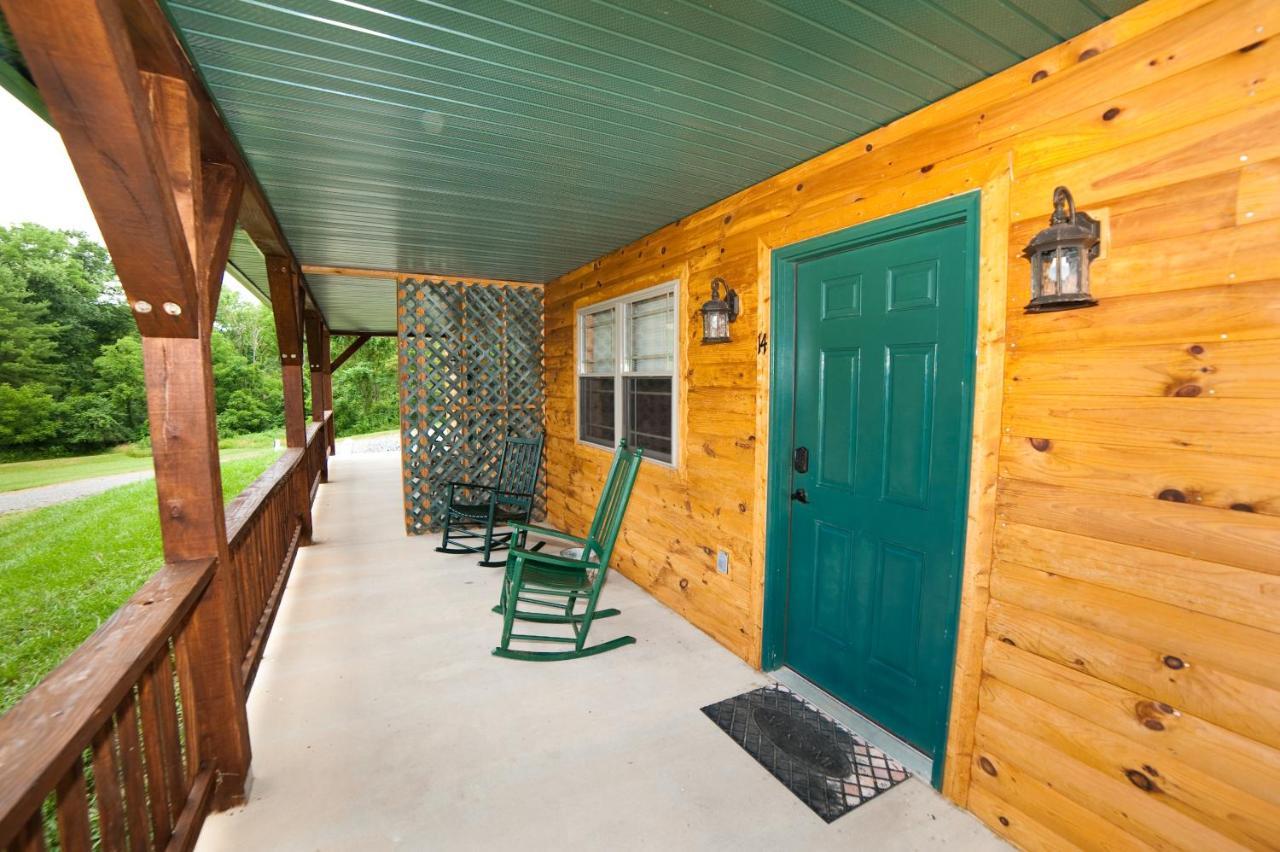 7Cs Lodging Flintstone Exterior photo