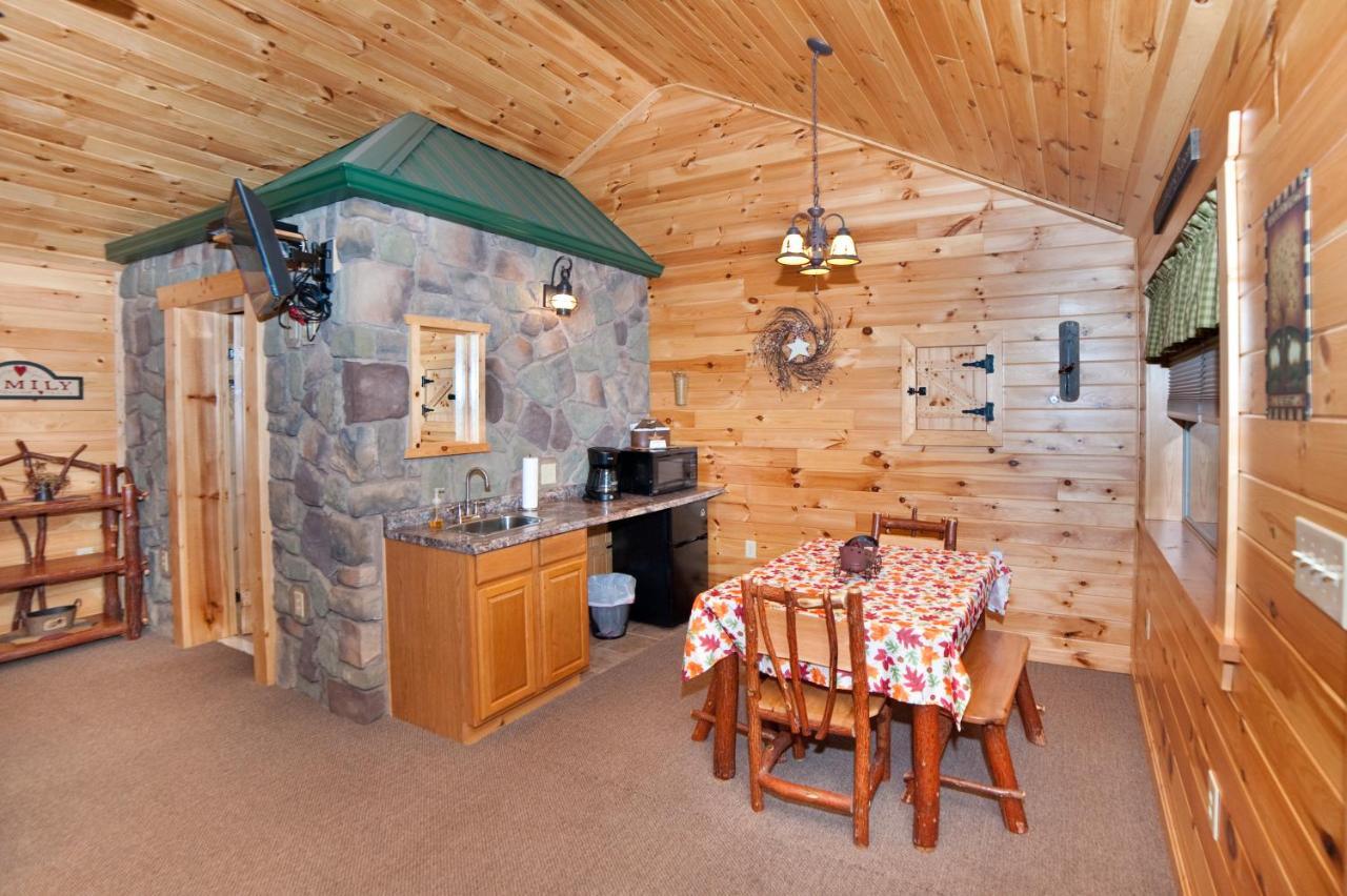 7Cs Lodging Flintstone Exterior photo