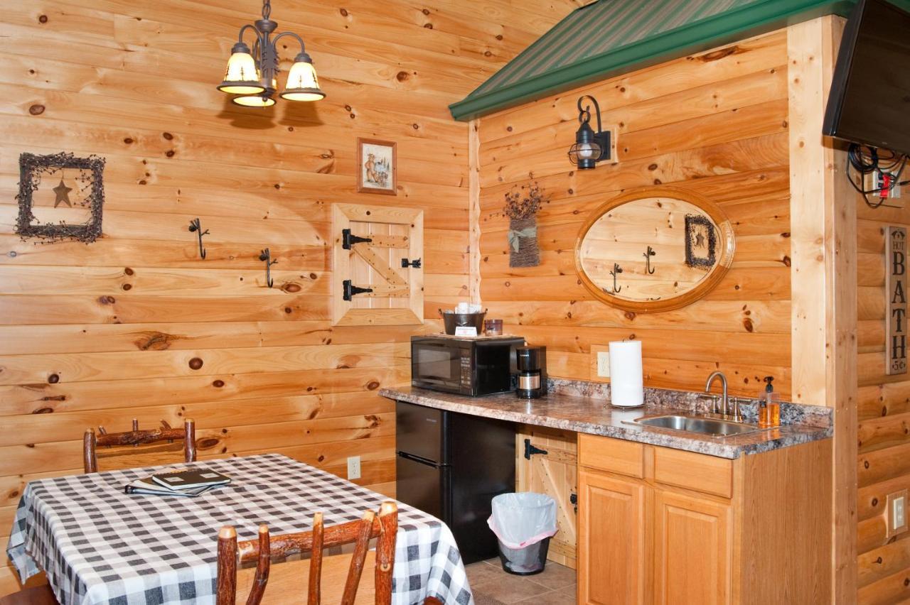 7Cs Lodging Flintstone Exterior photo