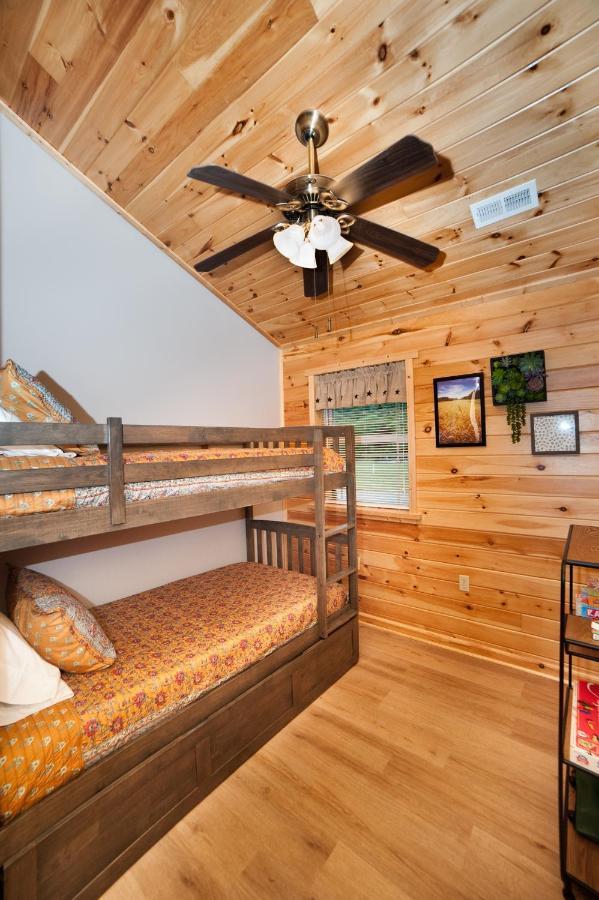 7Cs Lodging Flintstone Exterior photo