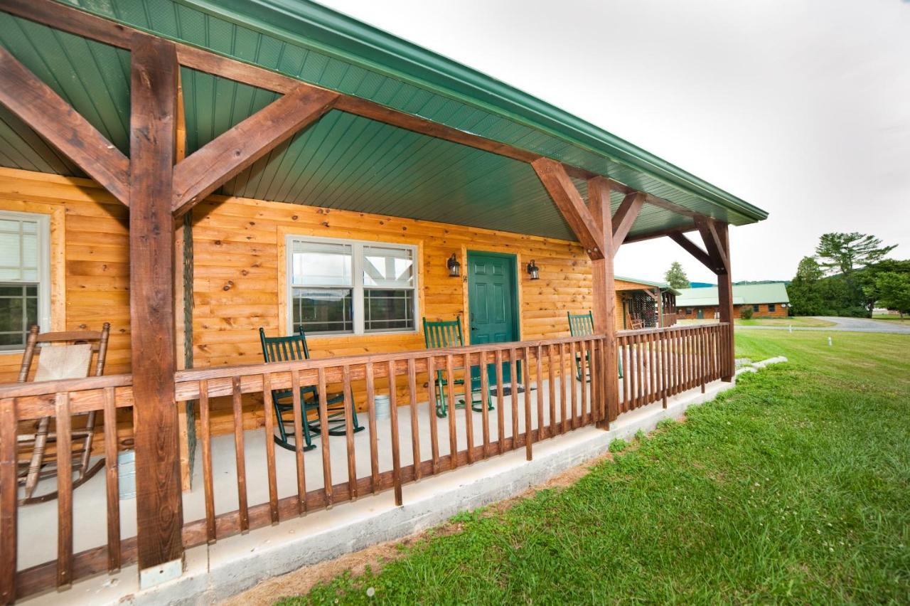 7Cs Lodging Flintstone Exterior photo