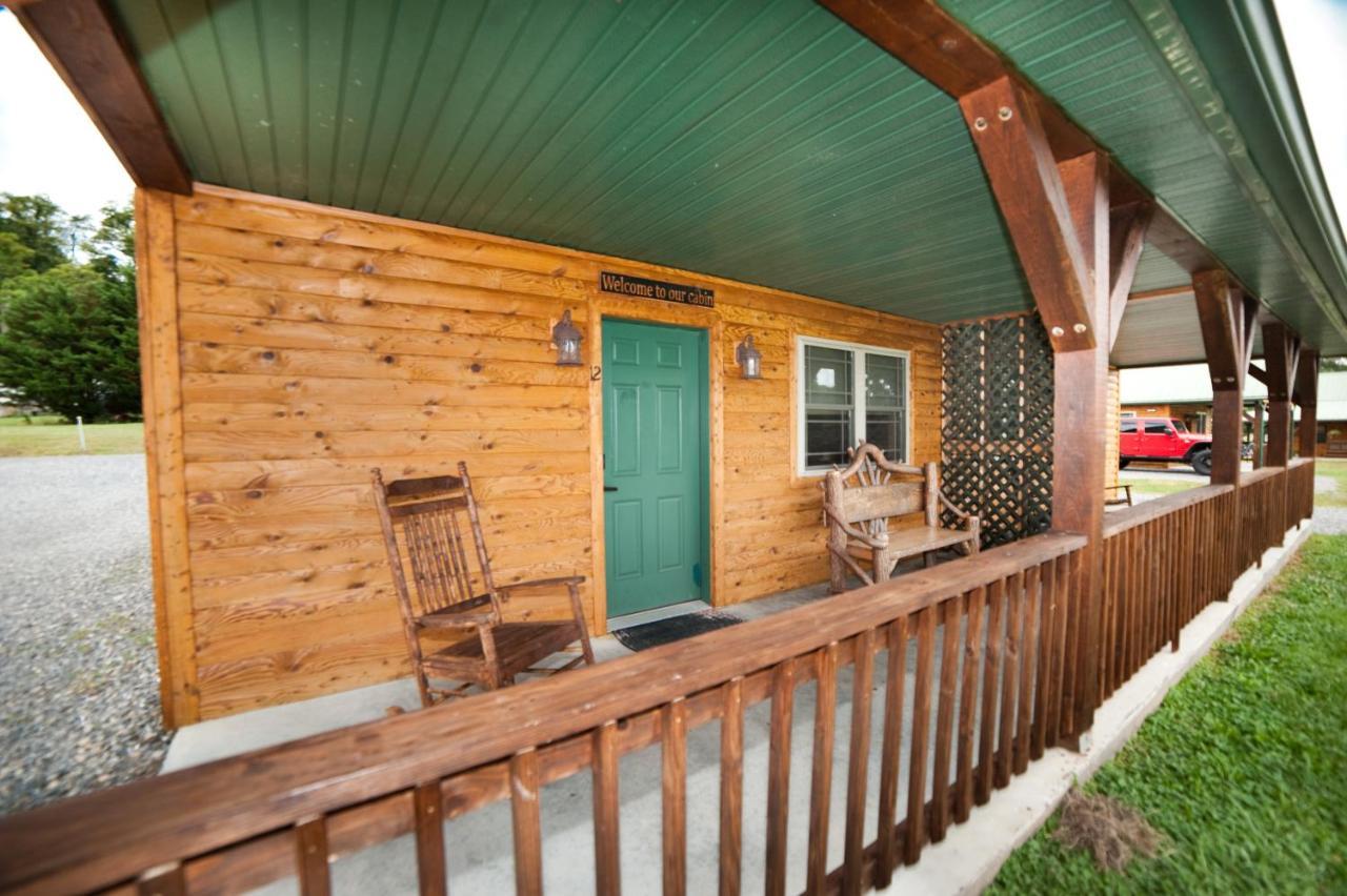7Cs Lodging Flintstone Exterior photo