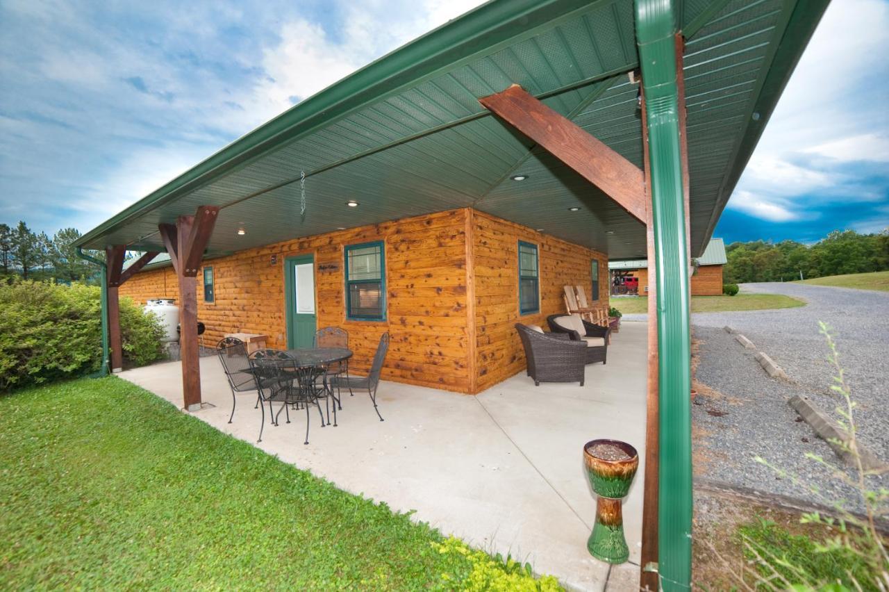 7Cs Lodging Flintstone Exterior photo