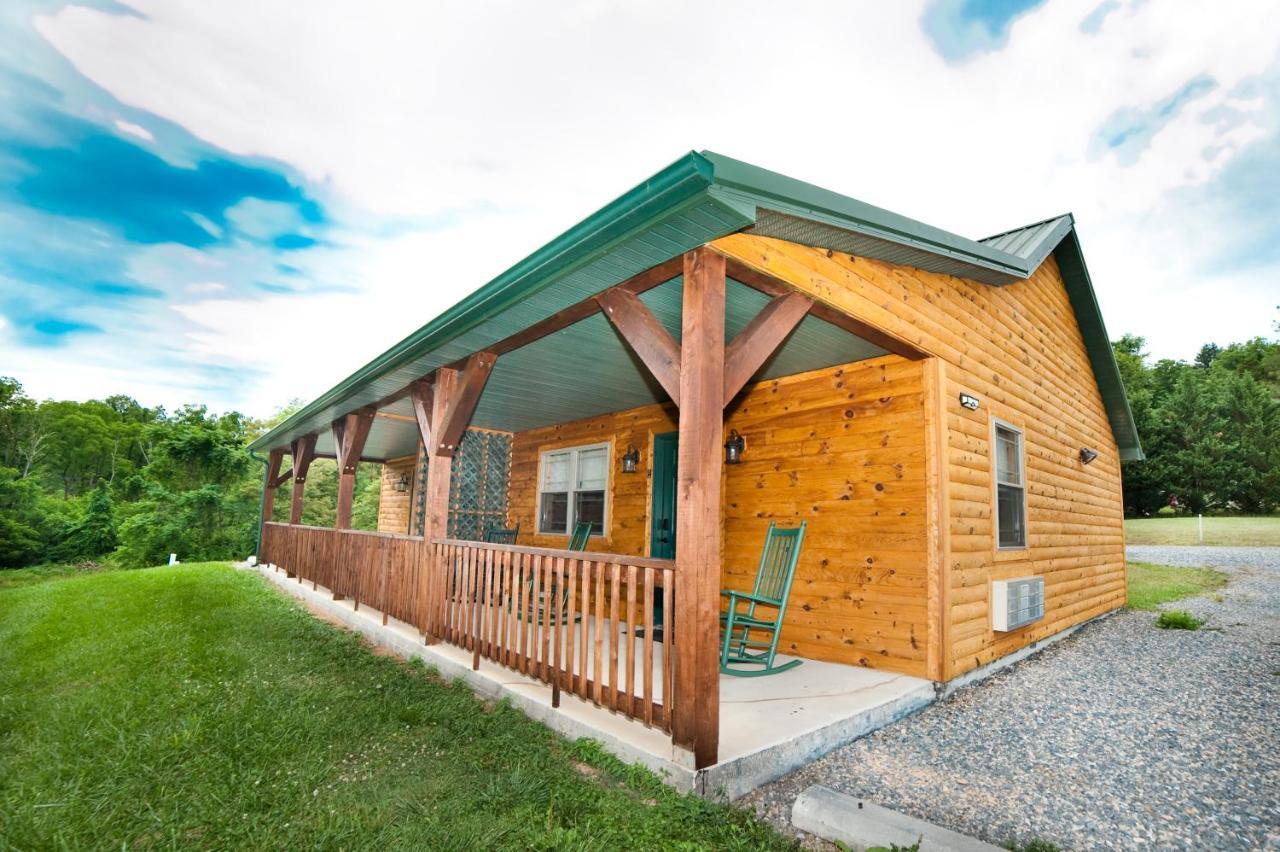 7Cs Lodging Flintstone Exterior photo
